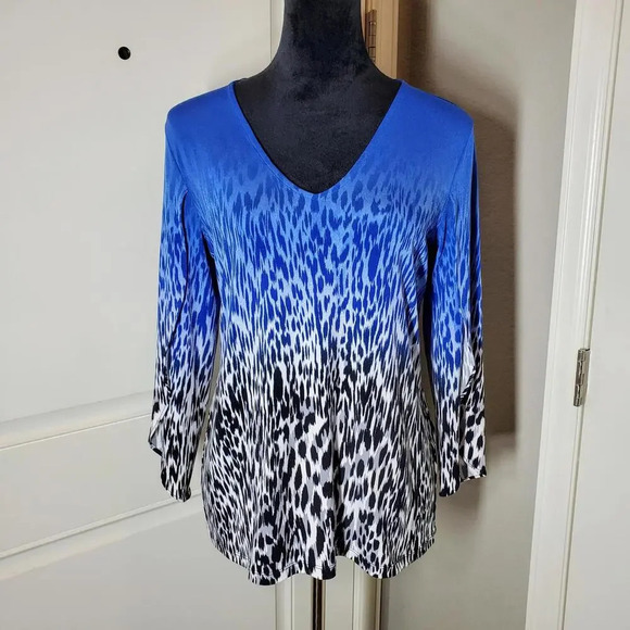 Calvin Klein Blue Ivory Ombre Animal Print Women's V-Neck Blouse Size Medium EUC - Picture 1 of 14